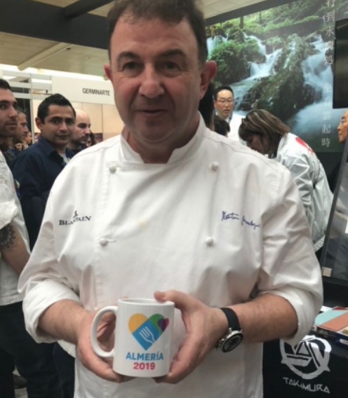 Berasategui, el archiconocido chef con ocho Estrellas Michelin, apoyando la candidatura de Almería