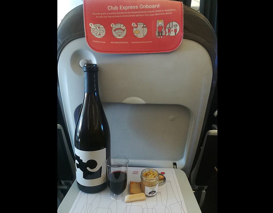 Cata a bordo de Iberia Express con vinos de Madrid