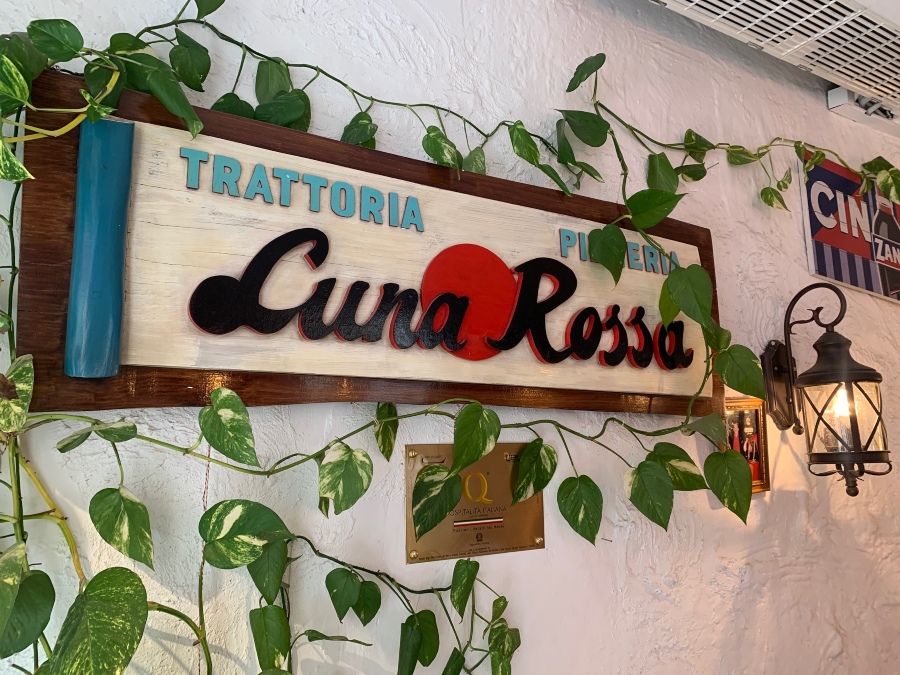 Entrada restaurante Luna Rossa
