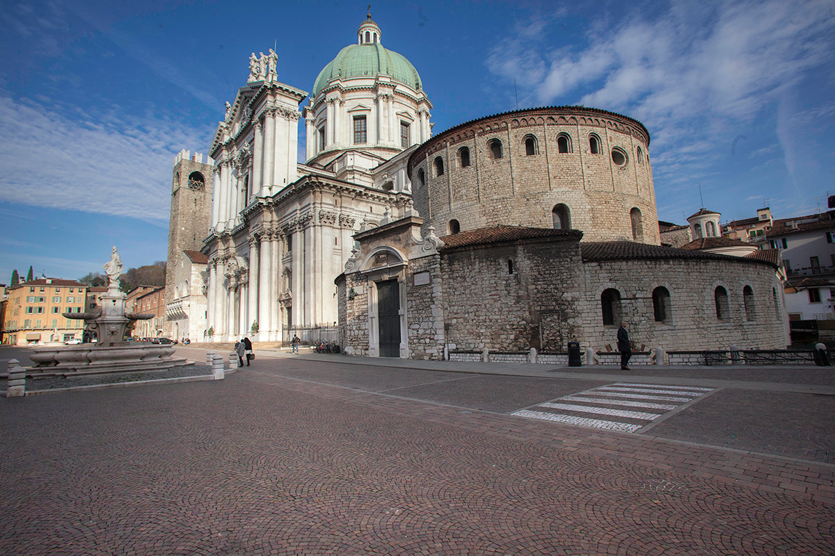 Brescia Piazza Duomo ©inLombardia