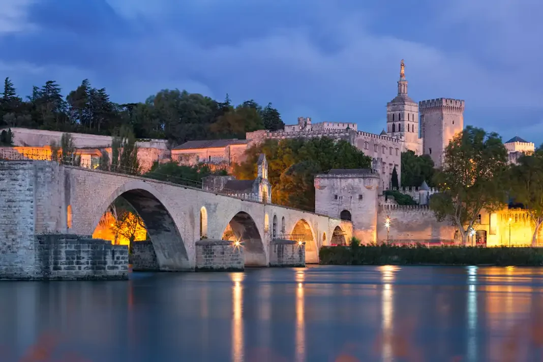 Pont Saint Bénezet y vista de aviñón