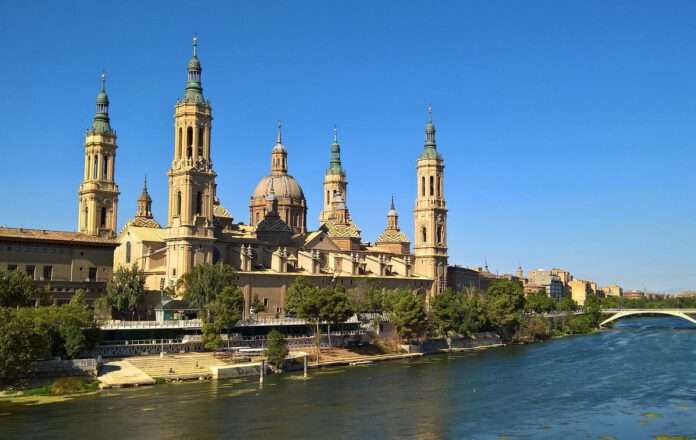 Vista del río Ebro y la Basílica del Pilar