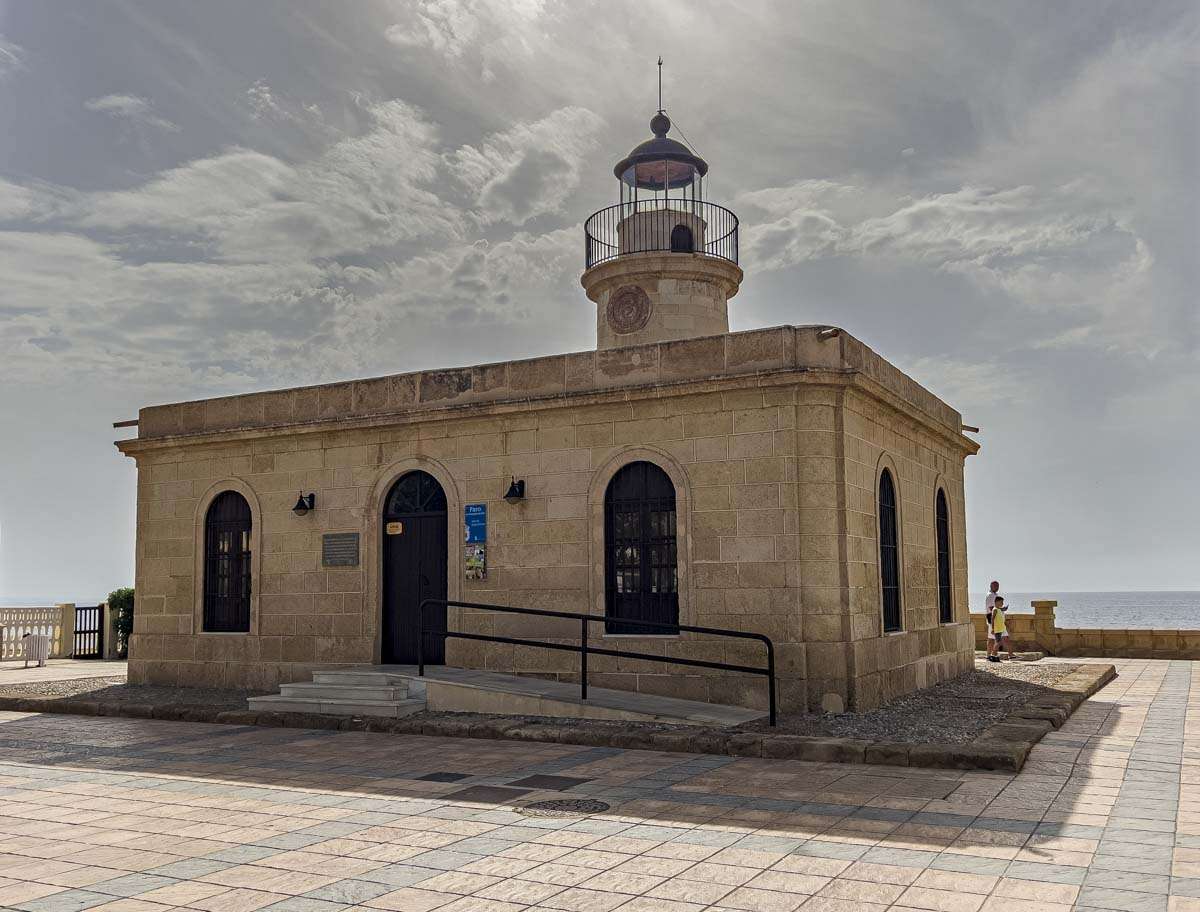 Faro de Roquetas de Mar