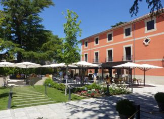 Sofraga Palacio, lujo y tradición en Ávila Vista del jardín del Hotel-Palacio Sofraga