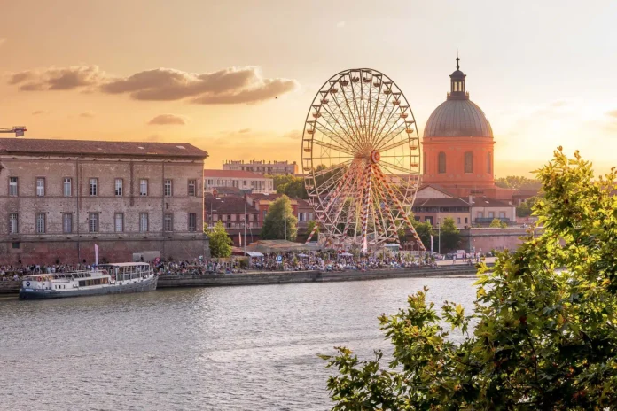 Vista de Toulouse desde el río garona