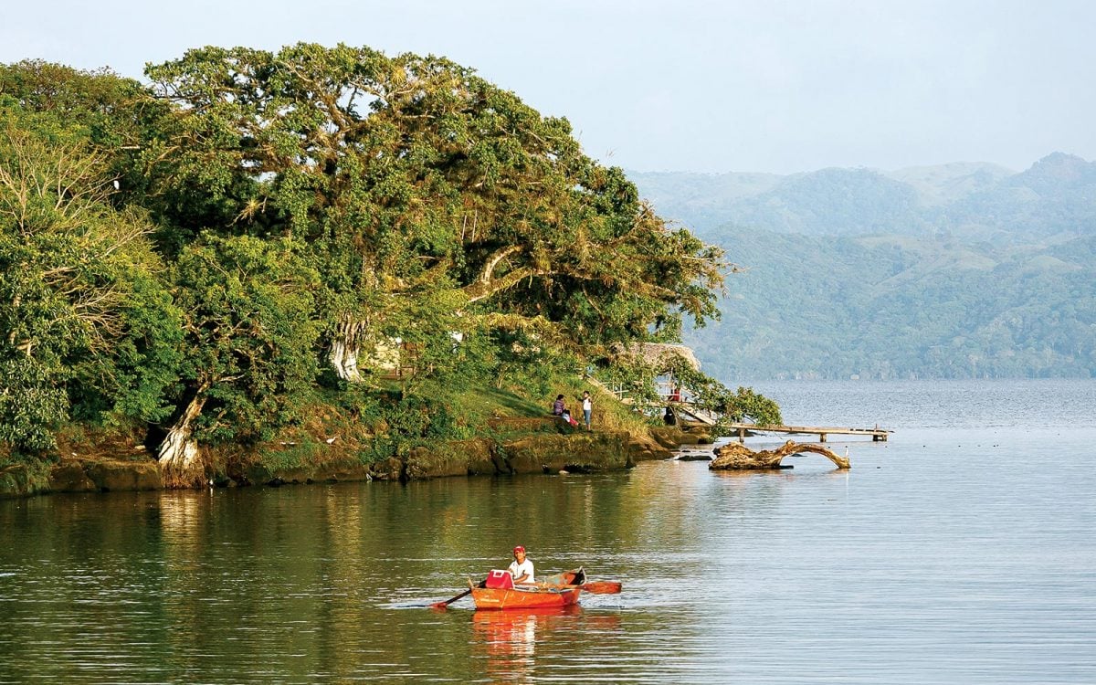 Veracruz Brilla en FITUR, un Destino que Enamora al Mundo 1 Laguna de Catemaco