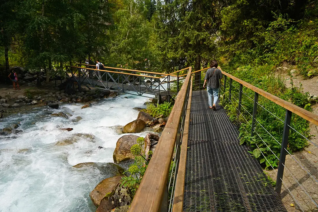 Destinos con alma, viajes que transforman 1 Turismo con alma, naturaleza inmensa que nos envuelve al seguir el camino