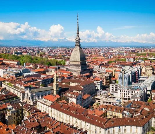 Piamonte y La Vuelta a España 2025 Vista de Turín y la Mole
