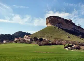 4 secretos que San Pantaleón esconde: el imperdible del Santo Grial y la cascada de 200m en Burgos San Pantaleón de Losa
