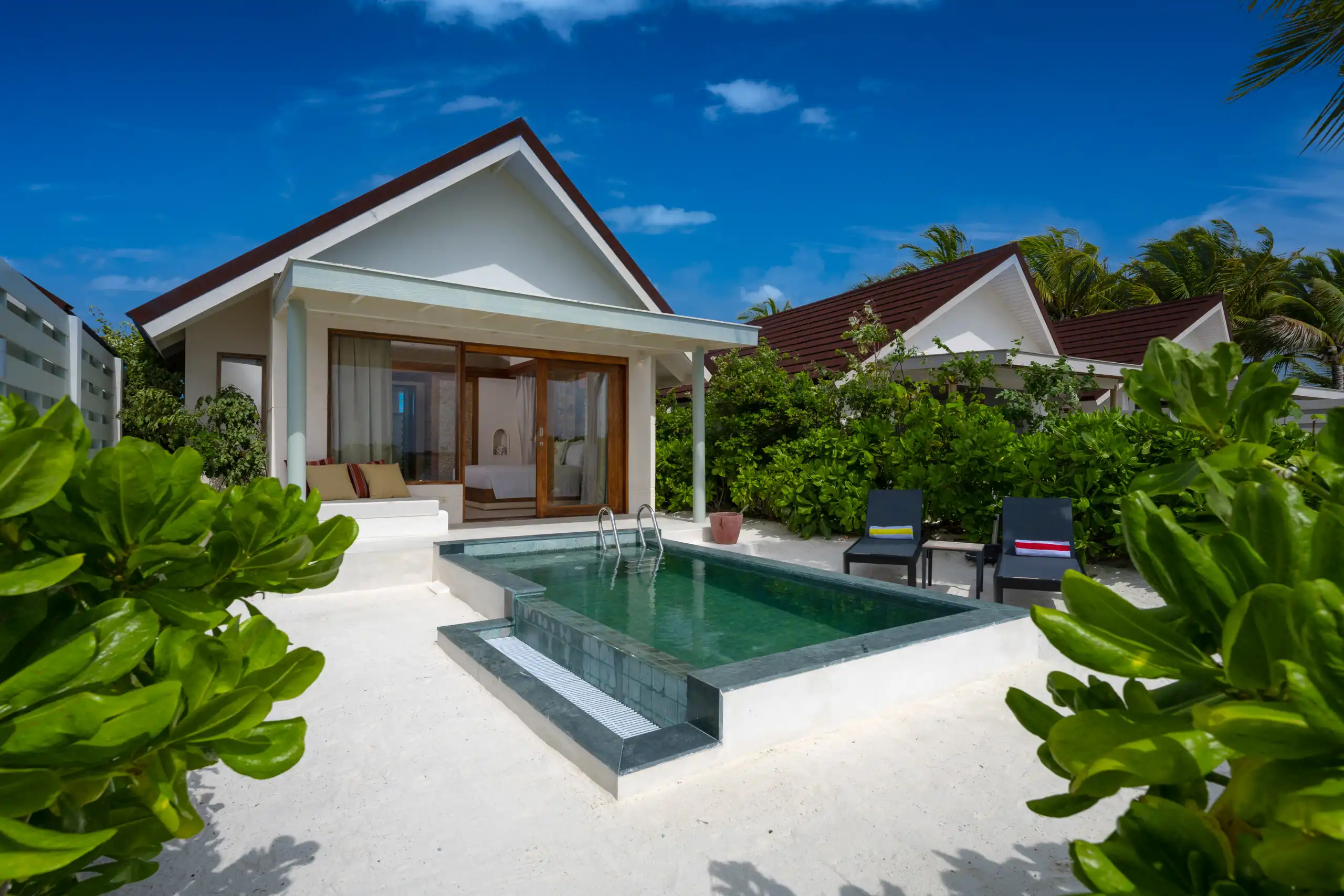 Top 3 resorts en Maldivas: naturaleza, romanticismo y vida isleña con COLOURS OF OBLU 3 OBLU SELECT LOBIGILI - SunNest BEACH POOL VILLA