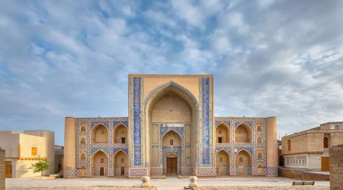 Buenos días en Bukhara, Uzbekistán: El panadero de la cúpula turquesa Bukhara, Uzbekistán