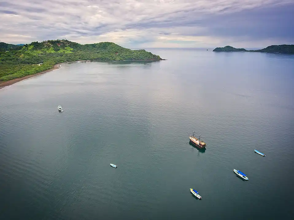 Costa Rica bajo el agua: seis santuarios marinos para bucear entre selva y océano 1 GUANACASTE PLAYA Panama