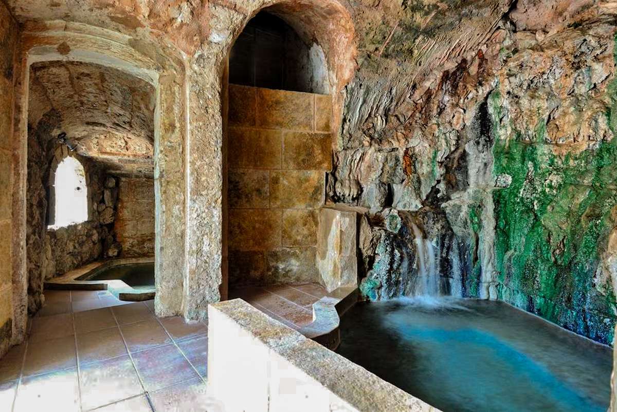 Balneario de Alhama de Aragón, el agua como hilo conductor 1 Baño del moro y la mora, Balneario de Alhama de Aragón