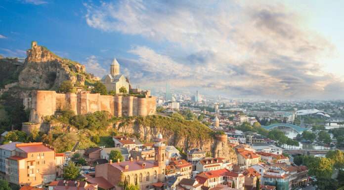 Buenos días, Tbilisi: historia, azufre y vino en el corazón del Cáucaso Tbilisi